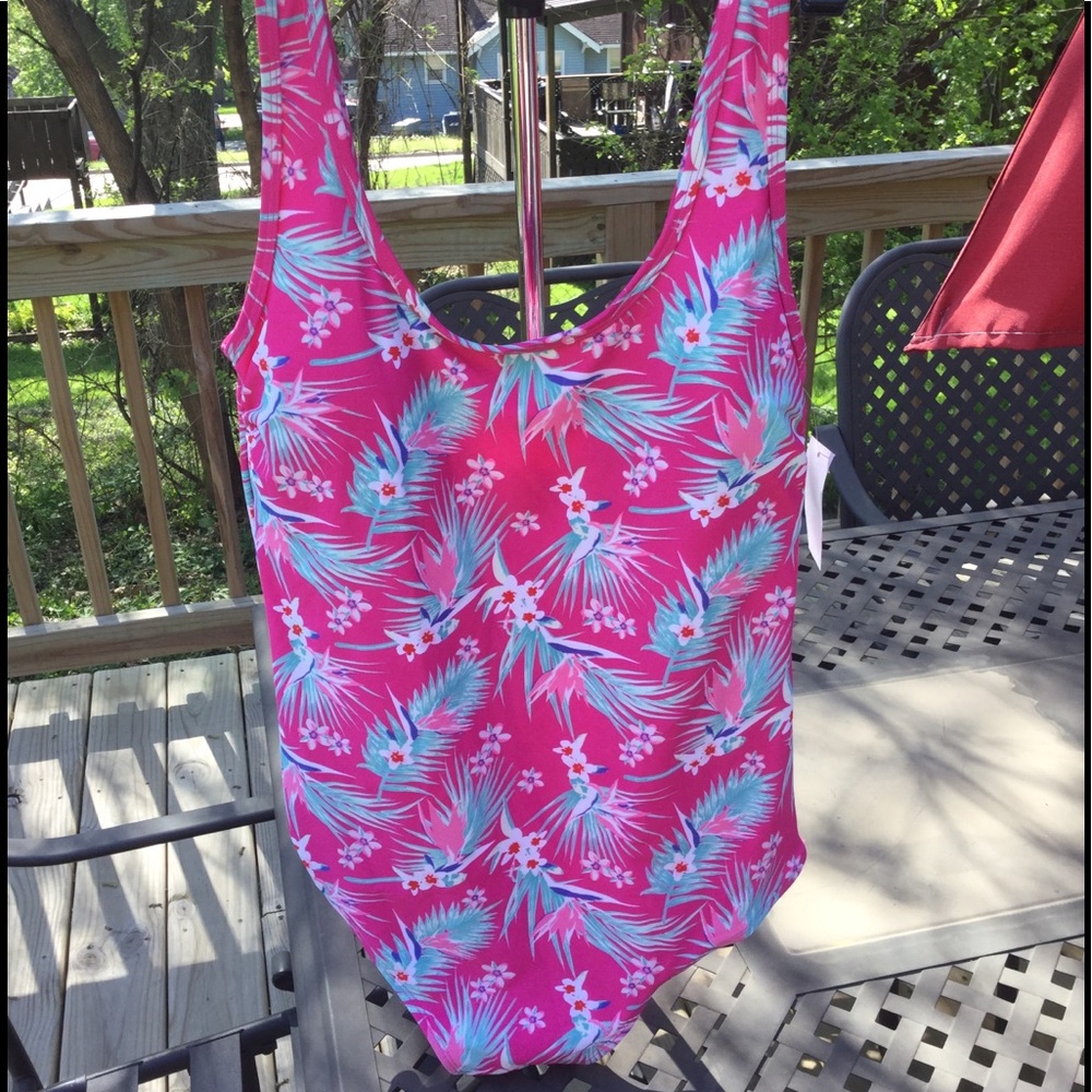 Nwt one piece swimsuit